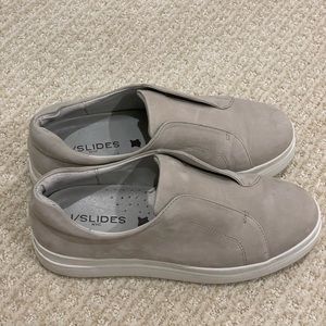 J / Slides sneakers